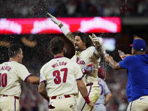 MLB季後賽》戲劇性！費城人9下再見安打擊敗大都會 系列賽1：1平手