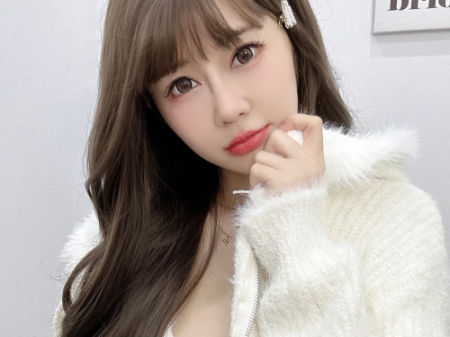 誰沒來TSE看安希！超兇猛「巨乳小學妹」穿性感破表水手服跟你撒嬌
