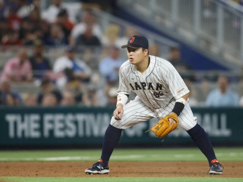 日職》明年要挑戰大聯盟的「村神」 職業生涯首度練外野有原因
