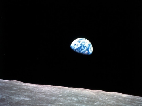 地球其實是「甜甜圈形狀」？地平派學者打破圓形迷思