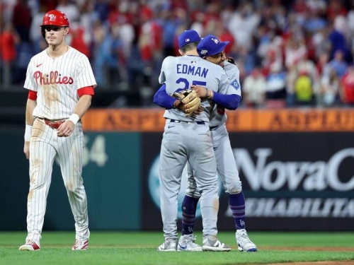 MLB季後賽》道奇神守備化解短打 貝茲還原當下場景、感謝羅哈斯指點