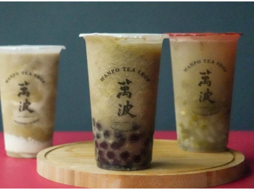 最懷念的童年滋味！手搖飲「萬波」推出「綠豆湯、綠豆沙牛奶」3 款最新限定飲品！