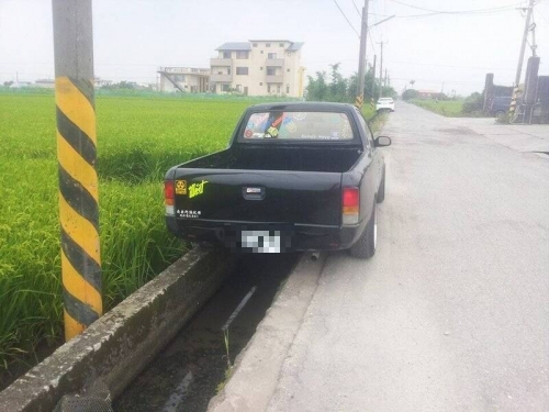 高手在民間！超狂停車 網友驚呼連連