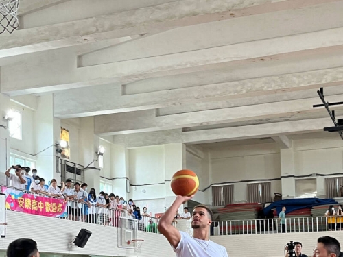 NBA》小波特前進基隆做公益 心目中的GOAT是喬丹