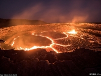 壯美！　攝影師冒險拍攝火山熔岩湖景象