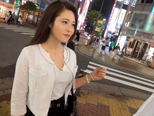 有沒有興趣當模特兒啊？AV女優星探尋人技巧大解密…瘋狂搭訕只是第一步