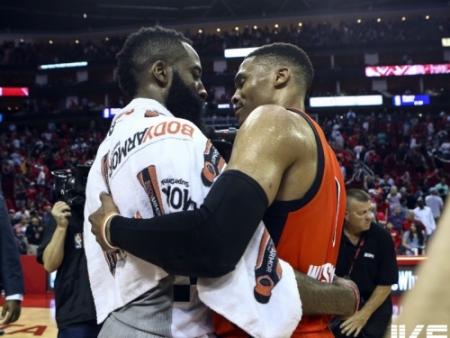 [影片]好兄弟MVP之爭！ 威少殺紅眼連隊友都撞倒