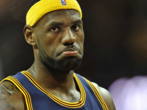 輸了靠邊站！詹皇遭酸：「沒有冠軍，你應該乖乖讓嘴綠噴你！」