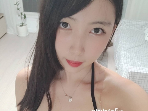 電動玩具場驚見短髮姐姐胸前「不科學腫脹」　大份量美乳讓人無法忽視