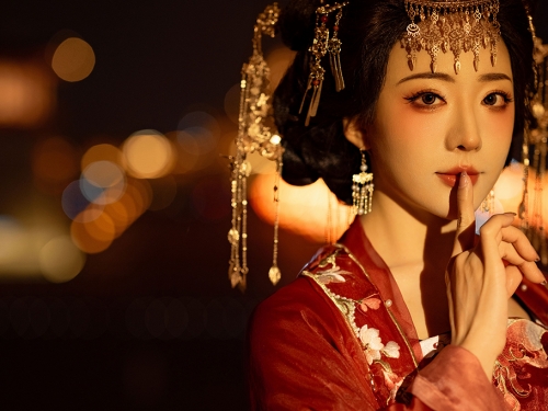 古代嬪妃憂宮女被皇帝看上 1手段讓她們永無翻身之地