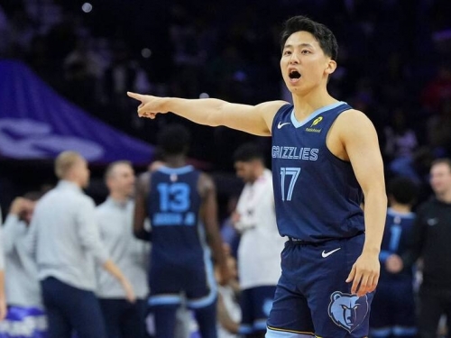 NBA》背後長眼睛！河村勇輝大秀不看人傳球美技 還飆進首顆三分球