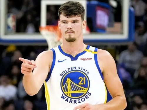 NBA》勇士先用5544萬先留「高砲台」！補內線有意搶Deandre Ayton