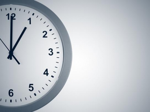 思考一下物理學允許我們穿越到古代嗎？