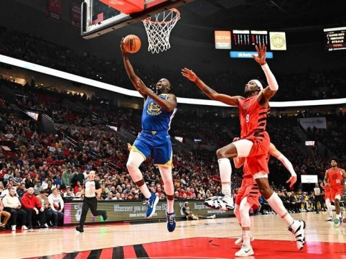 NBA》太快了吧！ D.格林開季首戰上半場就吞技術犯規