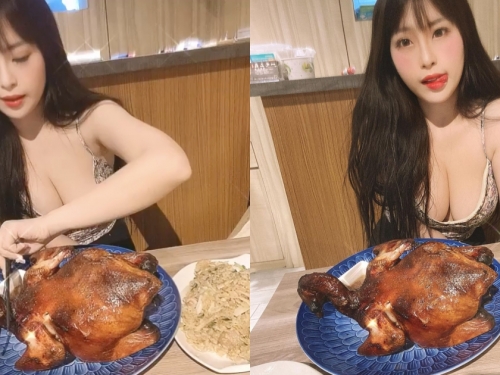 吃雞啦！「雪白巨乳妹」低頭大啖烤全雞，巨大「人字奶」美味升級！