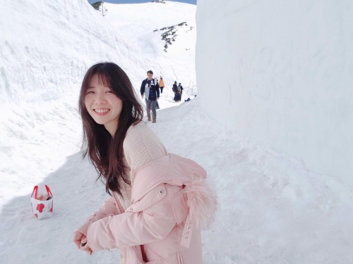 甜美「幼稚園老師」清新氣質讓人戀愛　地方爸爸爭相接送小孩