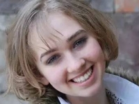 15歲天才少女畫家說靈感來自上帝，畫的都是她到各種天堂境界遊歷的體驗……