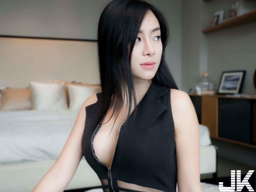 泰國爆乳廚娘Rot Jib被PO網走紅拍性感寫真
