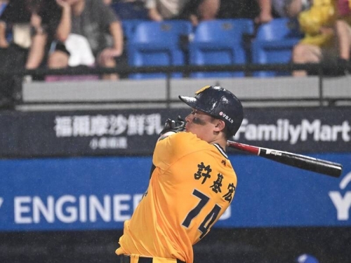 中職》許基宏火力全開！炸裂三響砲 連4打席開轟痛擊悍將