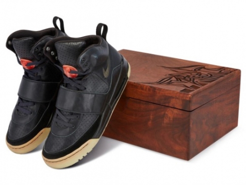 一雙鞋破世界紀錄！肯爺實穿 Nike Air Yeezy 1 樣品高價競標　竟賣出 5020 萬台幣！