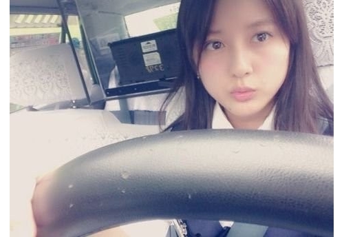 鍾愛計程車司機！放蕩女副駕上「自摸再偷拍」　運匠大哥凍不住直接開戰！