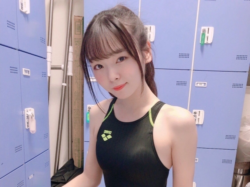 忍不住一直看！前儀仗隊成員「仲村まひろ」爆乳魔性玩棒棒