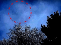 《UFO藏身雲中？UFO迷聲稱一艘看不見的飛船巡航於天空！》