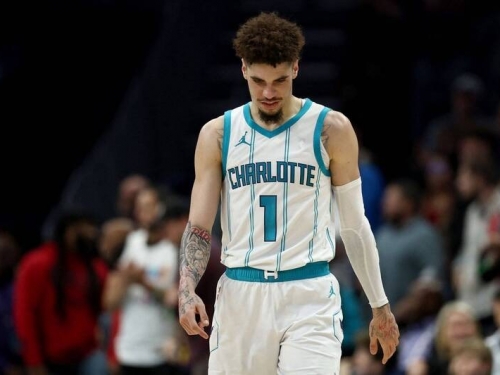 NBA》飆生涯單場新高50分、4戰場均40.3分！「球三弟」卻受傷了