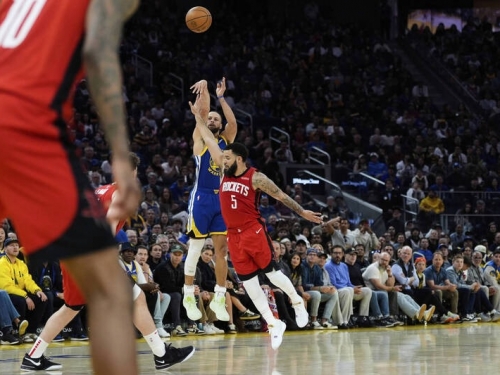 NBA》柯瑞10投1中只拿3分 勇士不敵火箭終止5連勝