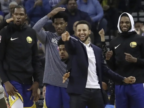 NBA》爆杜蘭特讓柯瑞拿FMVP內幕 前勇士後衛笑稱：他沒積極進攻