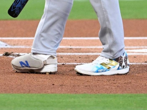MLB》超可愛！球鞋上有「愛犬」大谷翔平「球員週」秀特製裝備