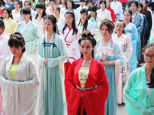清朝宮女不是誰都能當 悲慘真相：在家也是大小姐
