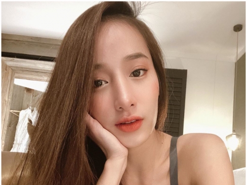 有胸又有腦！泰國學霸正妹「PICHANA YOOSUK」居家照曝光　粉色蕾絲睡衣引人犯罪！