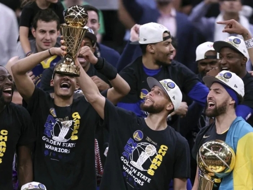 NBA》14年間飆漲20倍！勇士市值破90億美元 力壓湖人尼克居冠