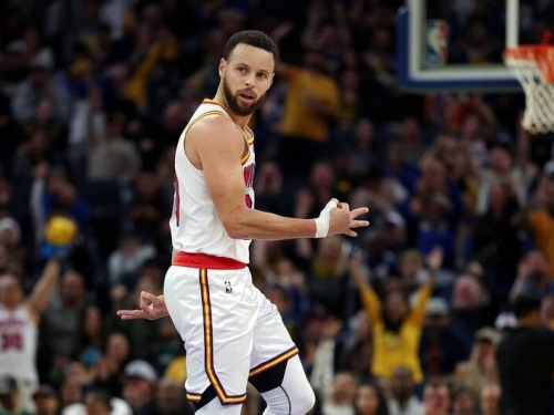 NBA》柯瑞帶傷拚戰砍30分、三分球8投全進 寫史上第一人神紀錄