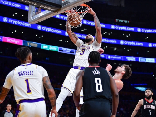 NBA》神獸！AD轟27分14籃板5火鍋 逼近「完全體」湖人擊落火箭