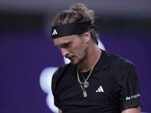 網球》不滿場地偏袒辛卡的茲維列夫 上海大師賽爆冷止步32強