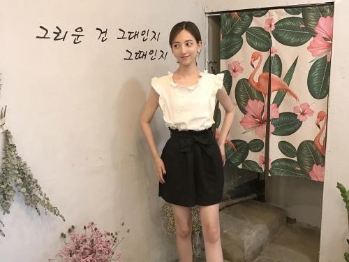 氣質正妹「迷人笑容+超級美腿」大佔旅遊各地，IG追蹤不斷要被擠爆啦！