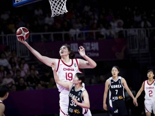 U18女籃》220公分的中國「女姚明」砍34分輕取南韓 將與澳洲爭冠