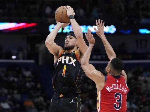 NBA》「奪命書生」布克砍52分化身鵜鶘殺手 太陽贏球順便送灰狼進季後賽