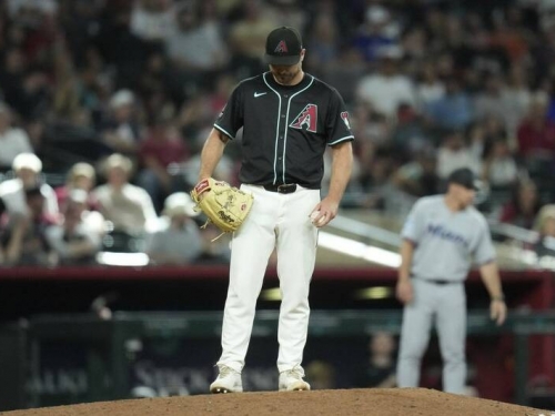 MLB》單場送10BB、2失誤吞4連敗 響尾蛇教頭坦言「無法接受」
