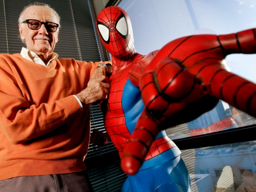 如何在《蜘蛛人：邁爾斯·莫拉雷斯》找到 Stan Lee 的彩蛋？（有雷）！