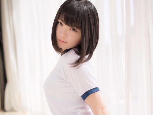 甜美清新學生妹換上「萬惡布魯馬」！超逼人褲褲遮不住渾圓美臀引人犯罪！