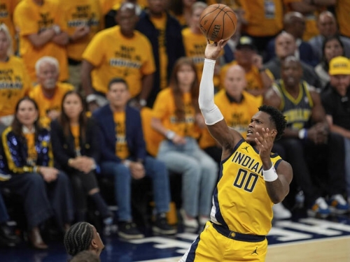 NBA總冠軍賽》比肩Kobe、詹姆斯！溜馬22歲小將打出季後賽代表作