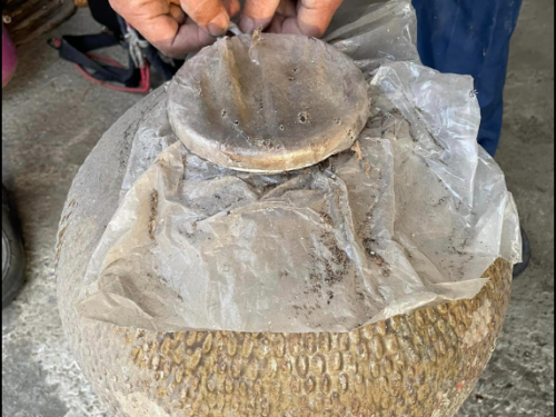 挖到寶！ 祖厝發現50年「黑金」 網驚呼：太幸運了