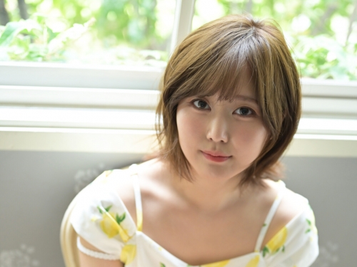 短髮美尻超清秀！19歲粉嫩年輕肉體　誤入叢林「被當小白兔」持續顫抖
