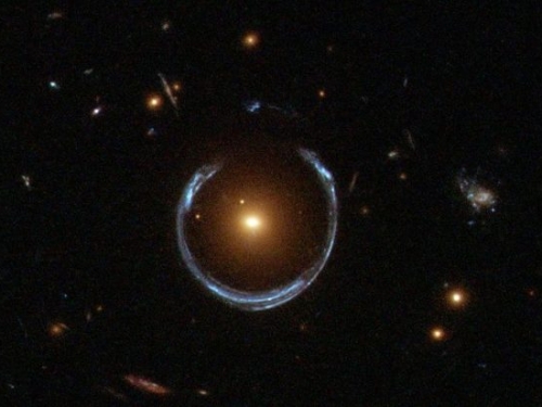 新發現數百個重力透鏡星系，AI 是幕後功臣