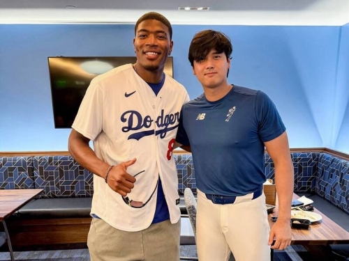 世界大賽》讚嘆大谷翔平神話二刀流「太瘋狂」 湖人八村壘祝福道奇奪冠