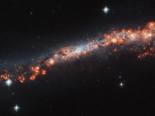 星系碰撞已出現跡象，銀河系郊區發現一群年輕恆星
