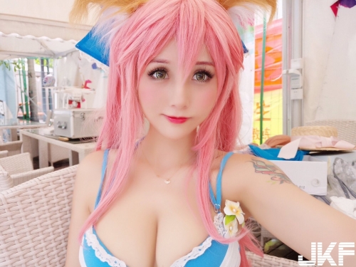 超萌F罩杯混血coser「夏美醬」！又白又圓Ｆ級巨乳快把螢幕撐爆啦！